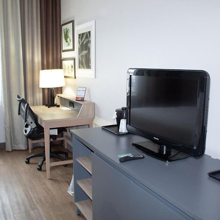 Country Inn & Suites By Radisson, Big Rapids, Mi Luaran gambar