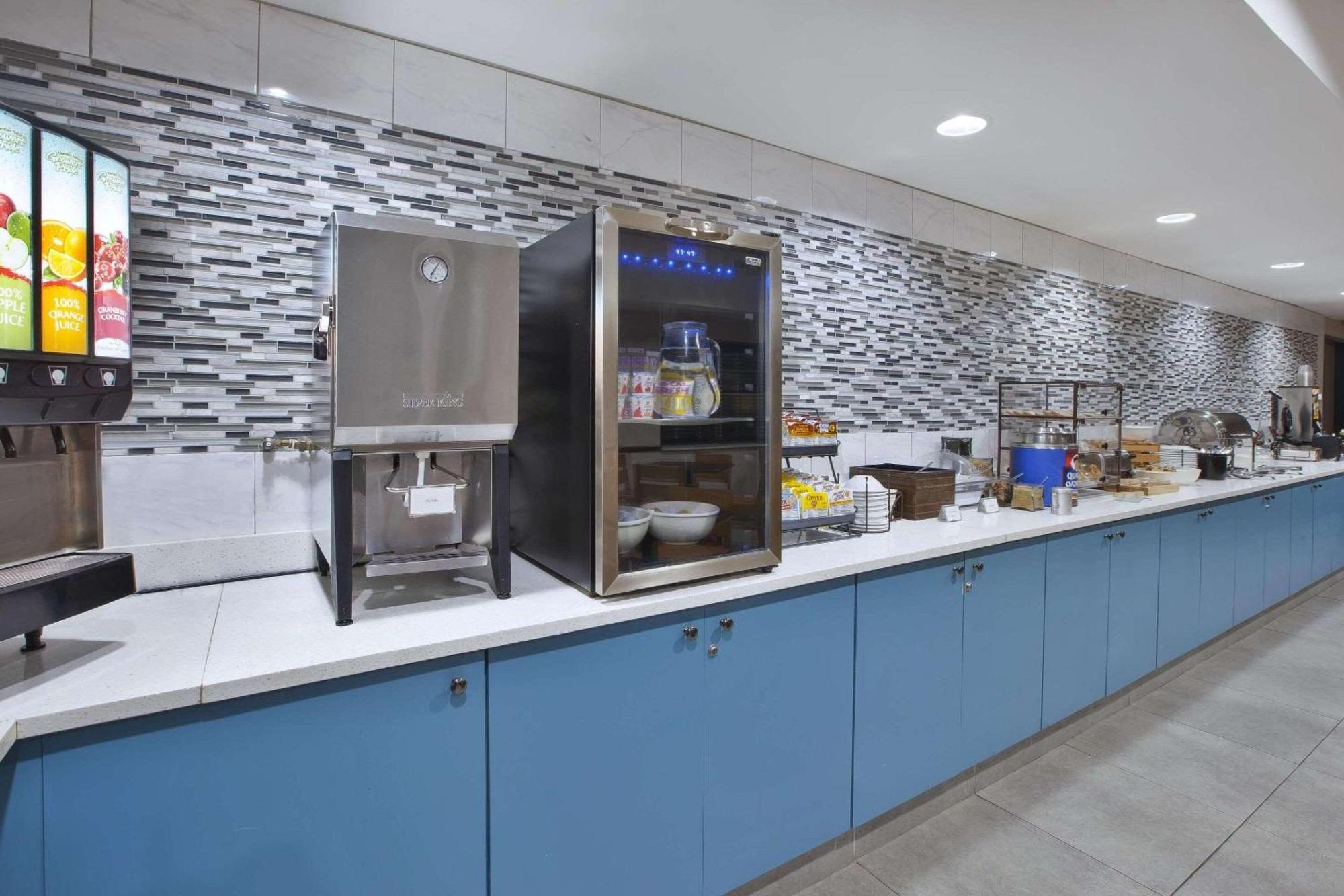 Country Inn & Suites By Radisson, Big Rapids, Mi Luaran gambar