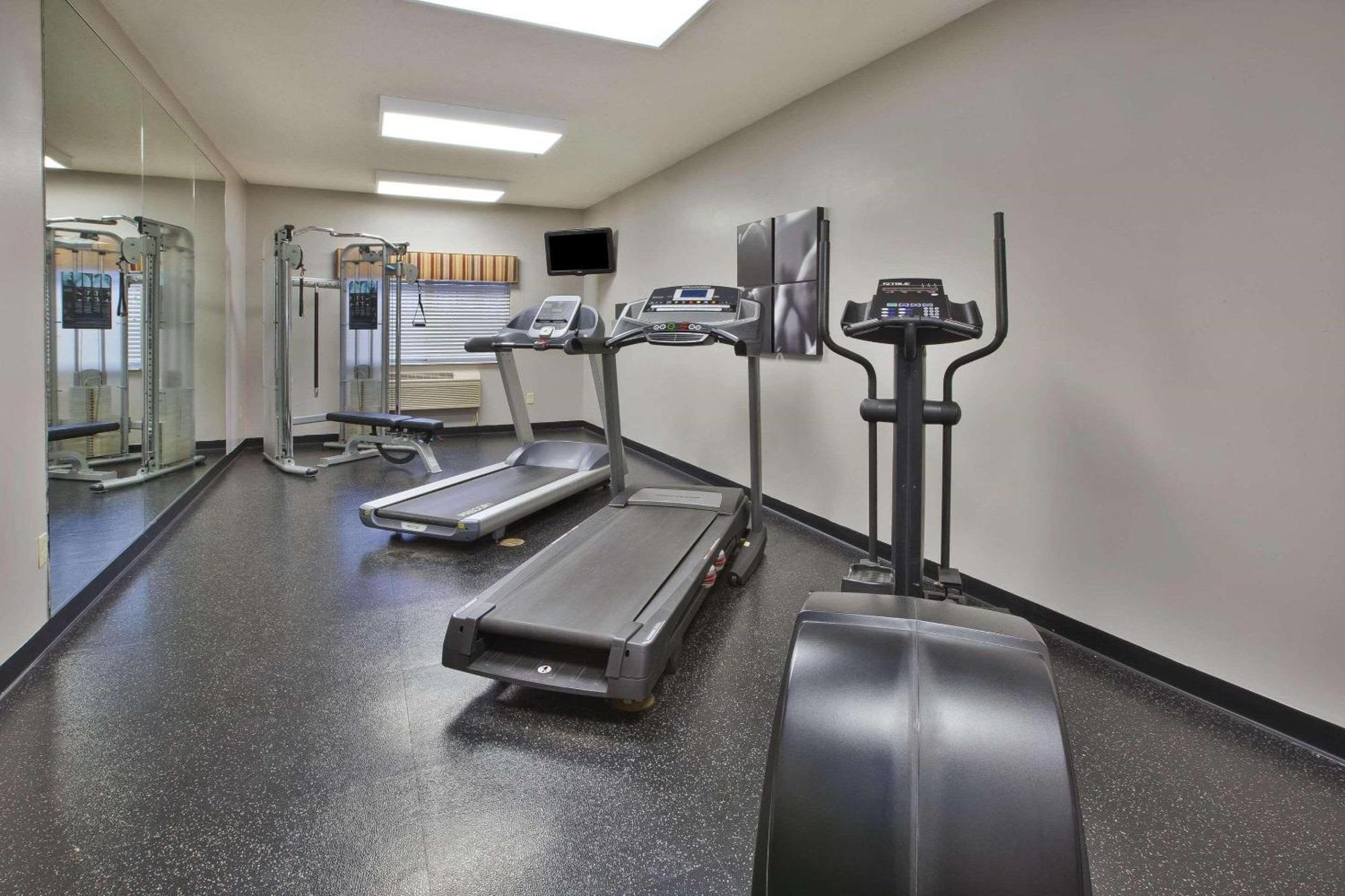 Country Inn & Suites By Radisson, Big Rapids, Mi Luaran gambar