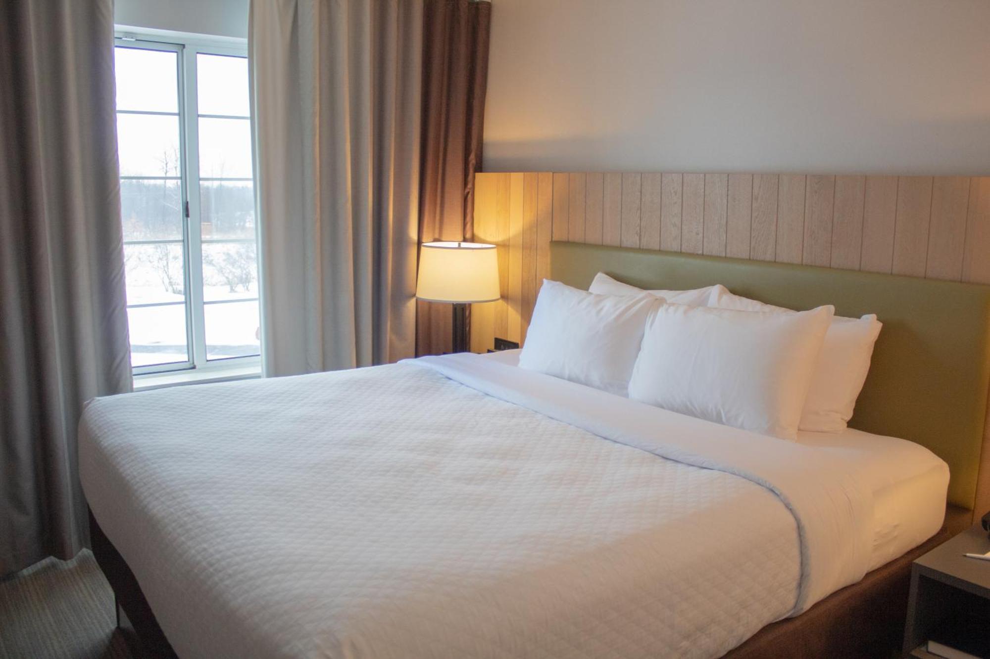 Country Inn & Suites By Radisson, Big Rapids, Mi Luaran gambar