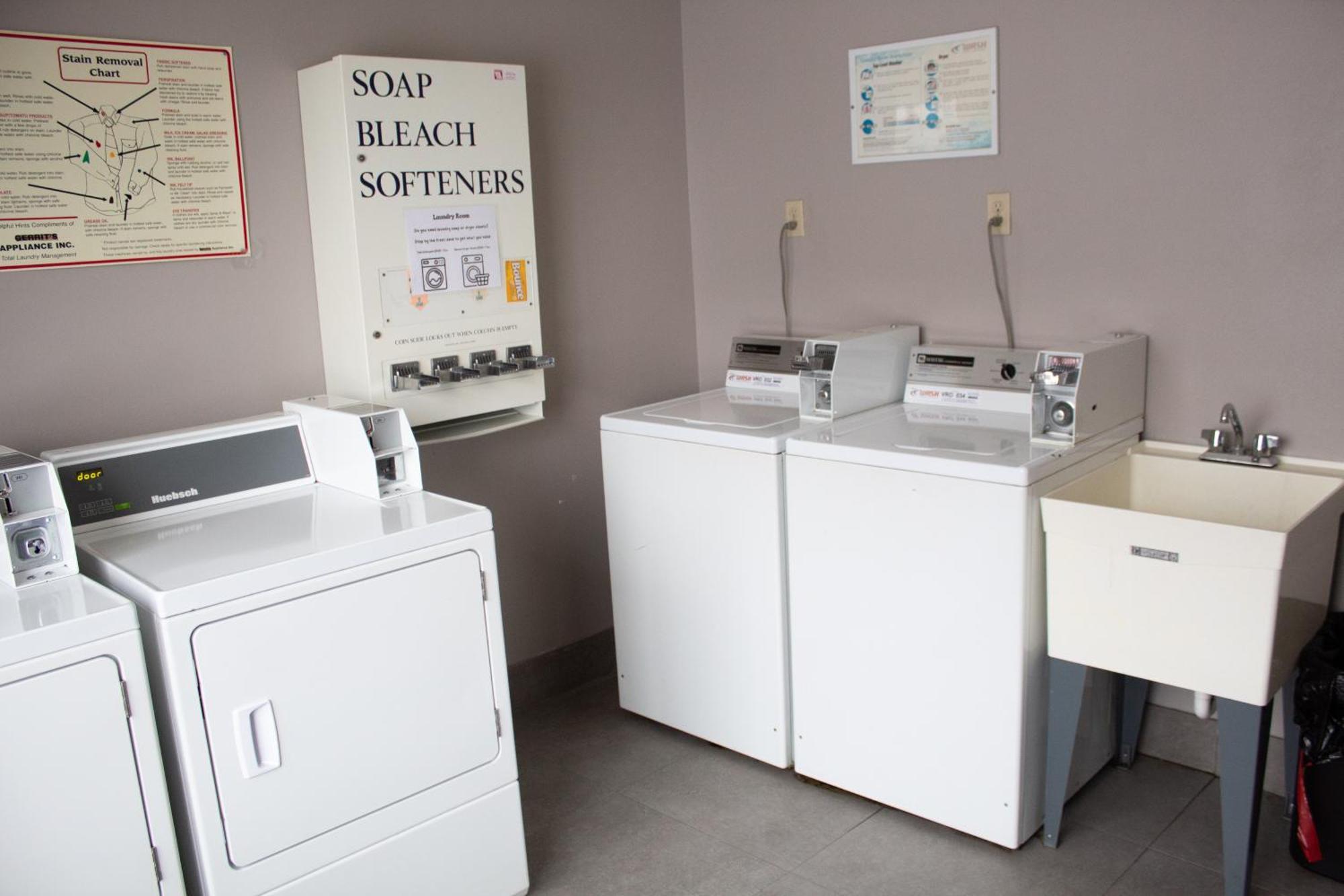 Country Inn & Suites By Radisson, Big Rapids, Mi Luaran gambar